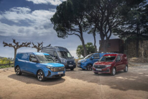 2025 E-Transit Courier, E-Transit, E-Transit Custom, Transit Connect ladbar hybrid Ford Pro (2)