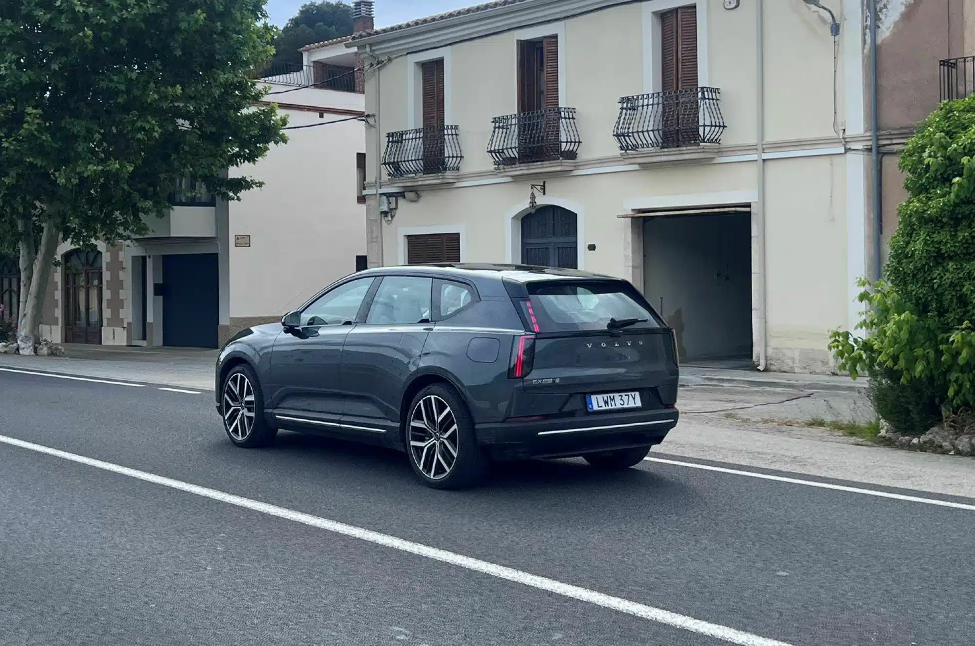 ALT NYTT: EX60 bygges på en helt ny elbilplattform. Det betyr at det er fint lite gjenbruk fra eksisterende modeller. Se flere bilder over. Foto: Broom
